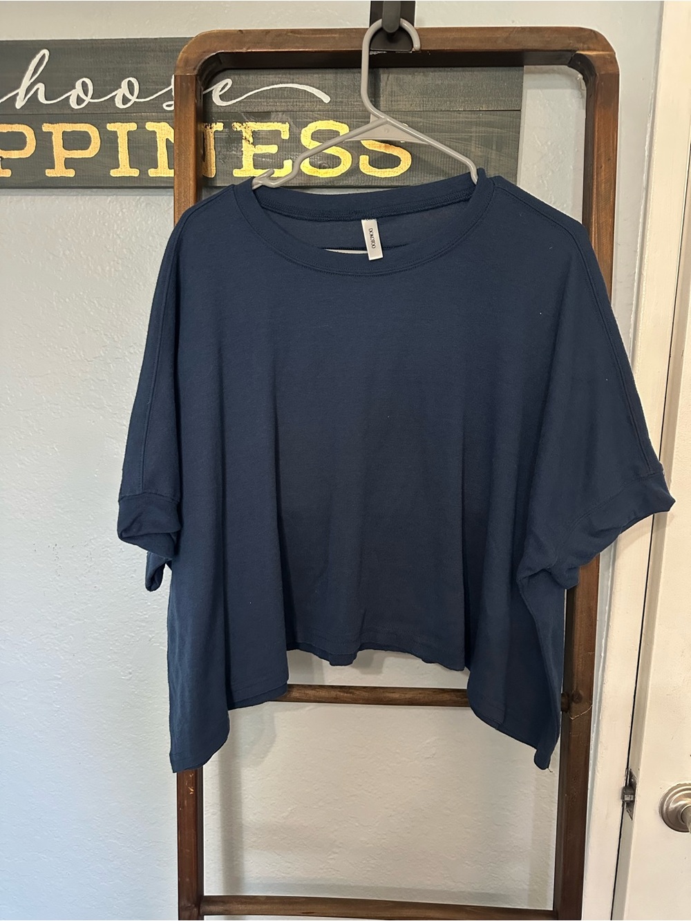 Relaxed Boxy Short Sleeve Tee in Navy - Unbranded